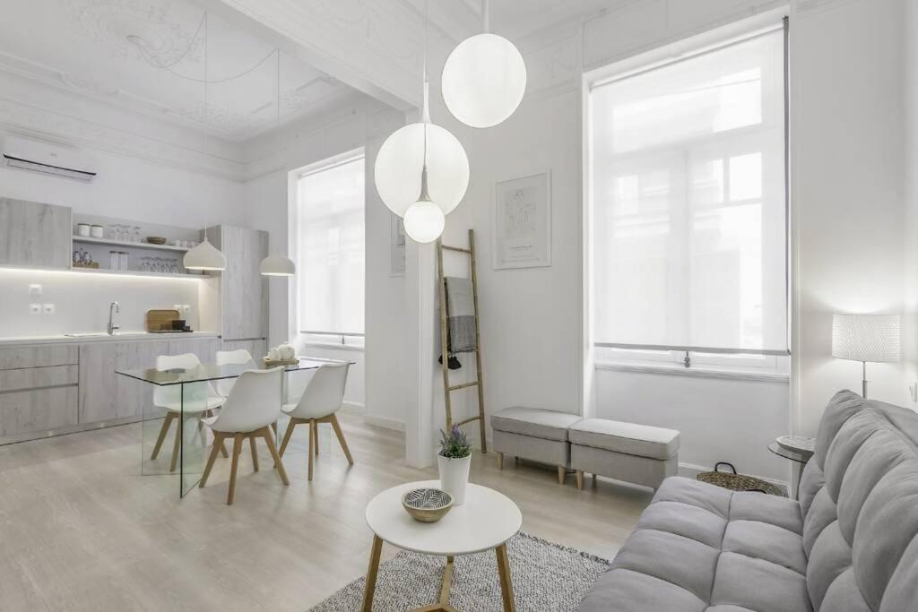 Athens Center Modern Apt In Art Nouveau Building Buitenkant foto