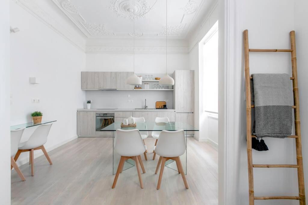 Athens Center Modern Apt In Art Nouveau Building Buitenkant foto