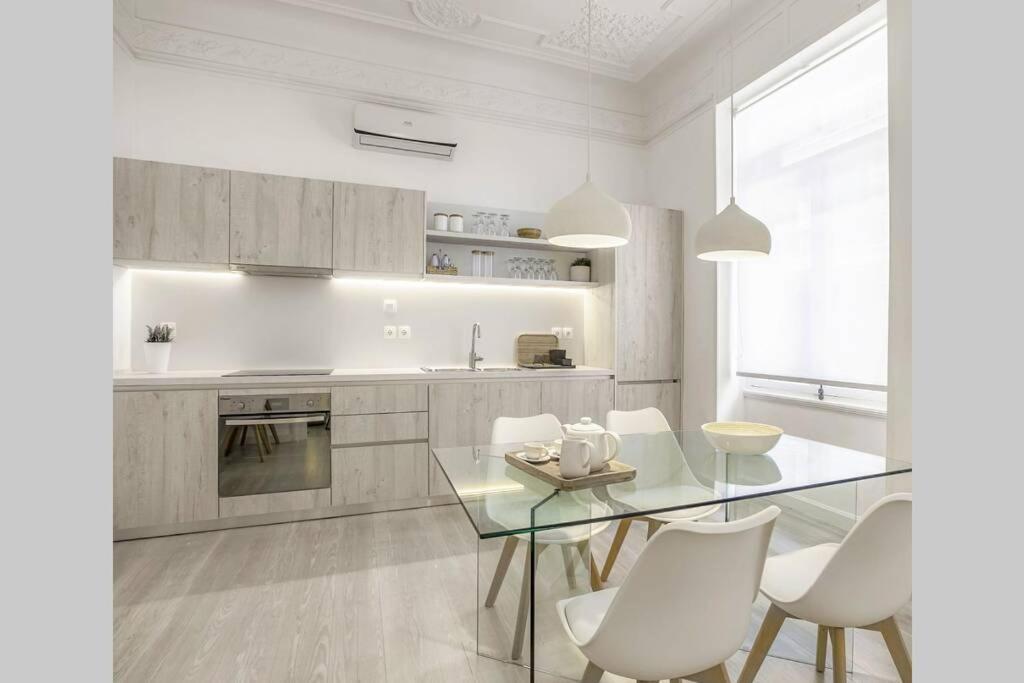 Athens Center Modern Apt In Art Nouveau Building Buitenkant foto
