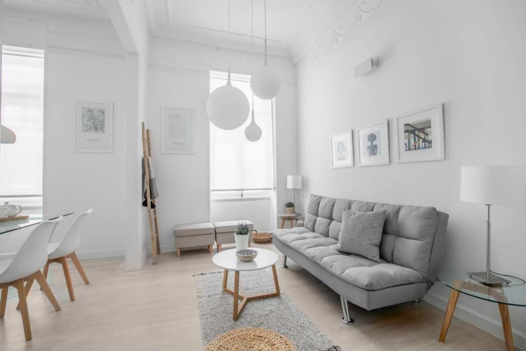 Athens Center Modern Apt In Art Nouveau Building Buitenkant foto